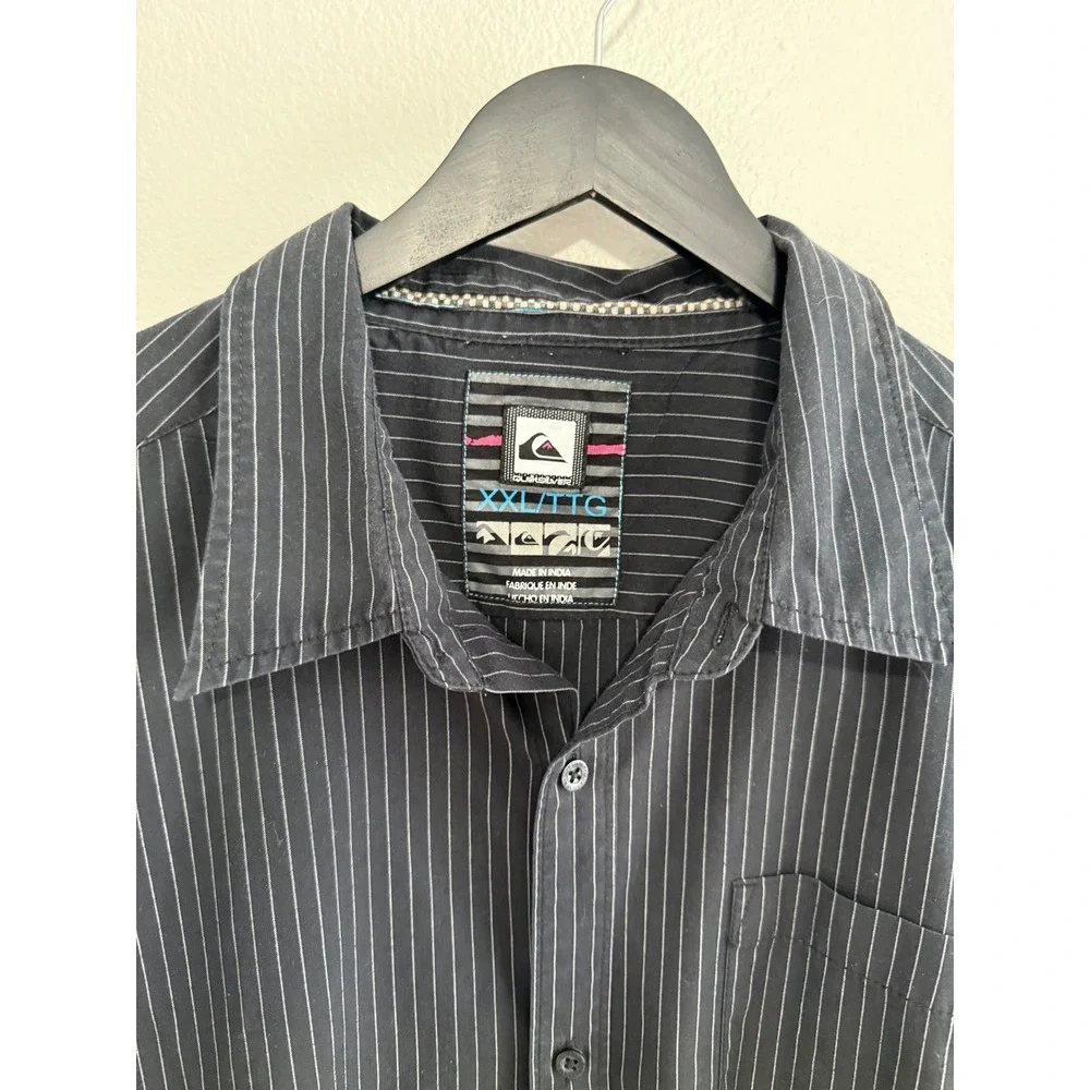 Quiksilver Pinstripe Graphic Button Down Shirt Size XXL Black White